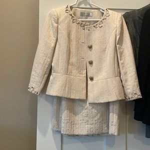 Womens 2 piece holiday skirt suit